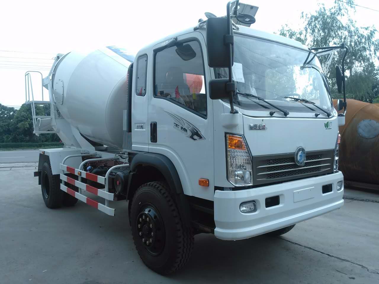 8方混凝土搅拌车-重汽王牌混凝土搅拌车